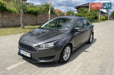 Седан Ford Focus 2015 в 