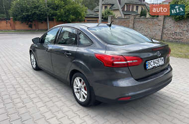 Седан Ford Focus 2015 в 