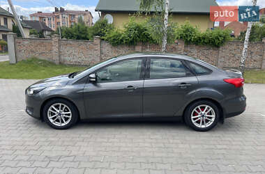 Седан Ford Focus 2015 в 