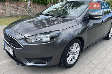 Седан Ford Focus 2015 в 