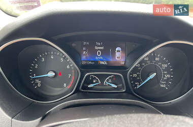 Седан Ford Focus 2015 в 
