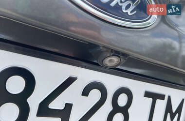 Седан Ford Focus 2015 в 