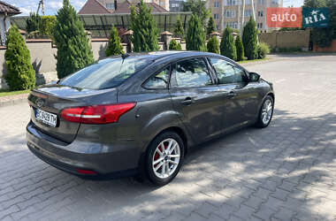 Седан Ford Focus 2015 в 
