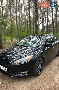 Седан Ford Focus 2015 в 