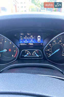 Хэтчбек Ford Focus 2015 в 
