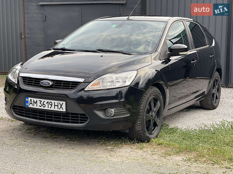Хэтчбек Ford Focus 2010 в Каменском