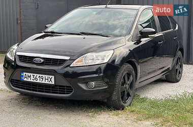 Хэтчбек Ford Focus 2010 в 