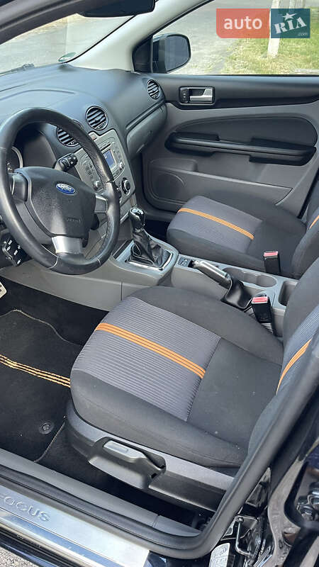 Хэтчбек Ford Focus 2010 в Каменском