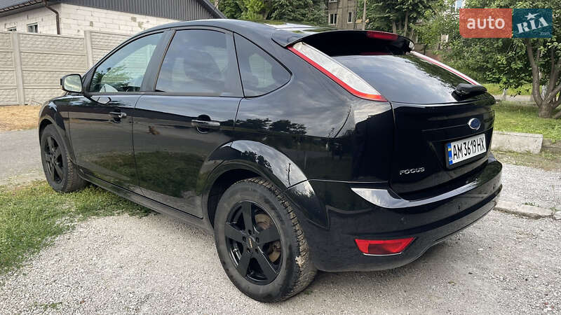 Хэтчбек Ford Focus 2010 в Каменском
