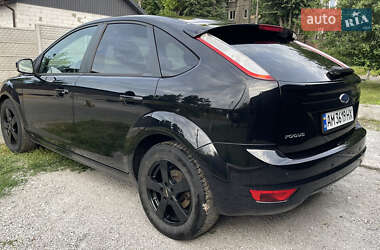 Хэтчбек Ford Focus 2010 в 