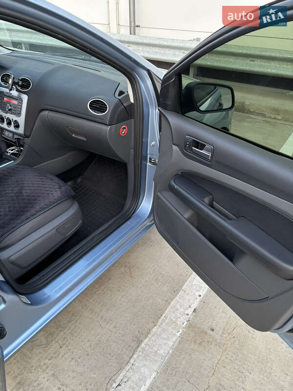 Хэтчбек Ford Focus 2005 в Киеве
