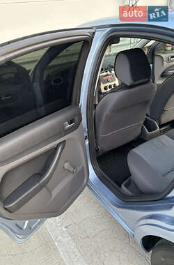 Хэтчбек Ford Focus 2005 в 