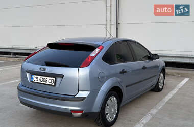 Хэтчбек Ford Focus 2005 в 