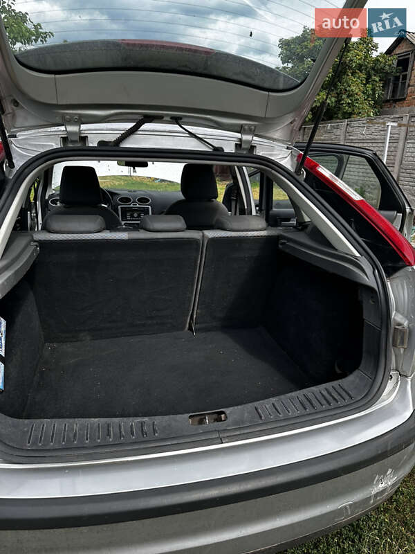 Хэтчбек Ford Focus 2006 в Полтаве