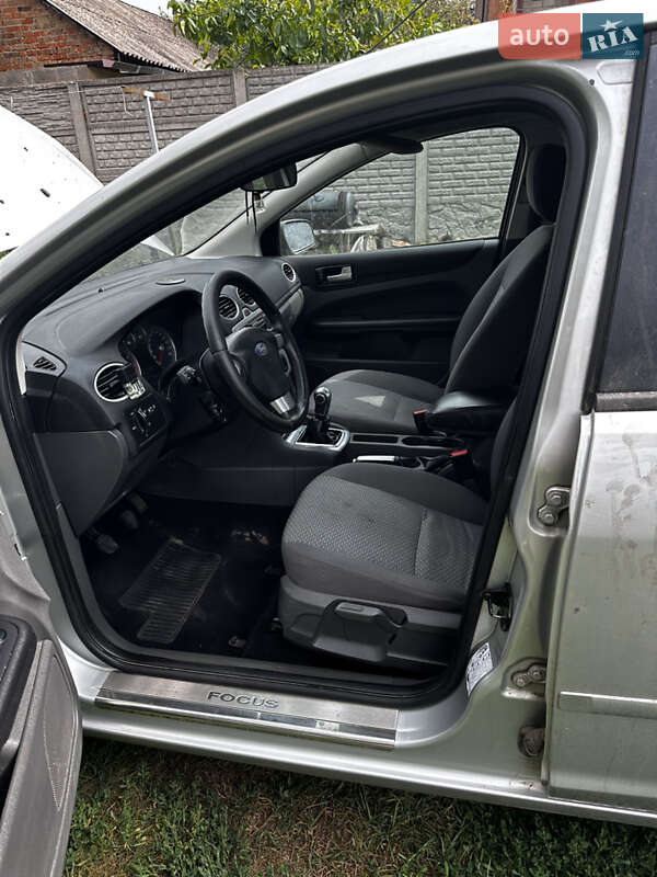 Хэтчбек Ford Focus 2006 в Полтаве