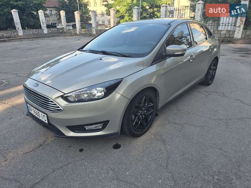 Седан Ford Focus 2016 в 