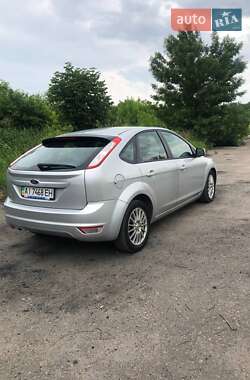 Хэтчбек Ford Focus 2011 в 