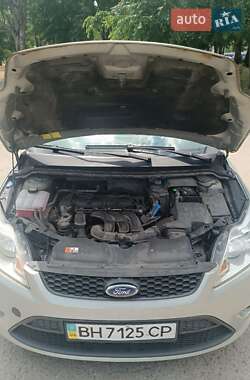 Хэтчбек Ford Focus 2010 в 