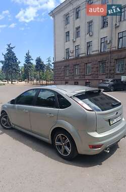 Хэтчбек Ford Focus 2010 в 