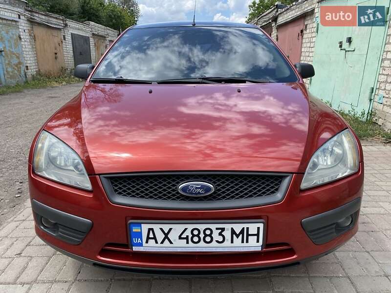 Хэтчбек Ford Focus 2006 в Лозовой