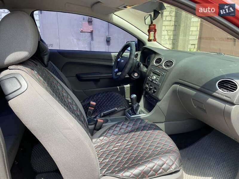 Хэтчбек Ford Focus 2006 в Лозовой