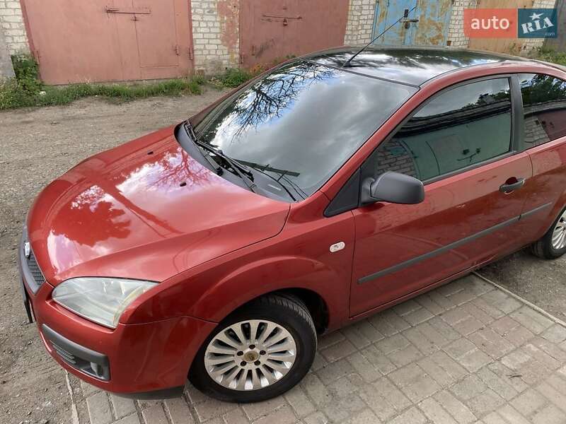 Хэтчбек Ford Focus 2006 в Лозовой