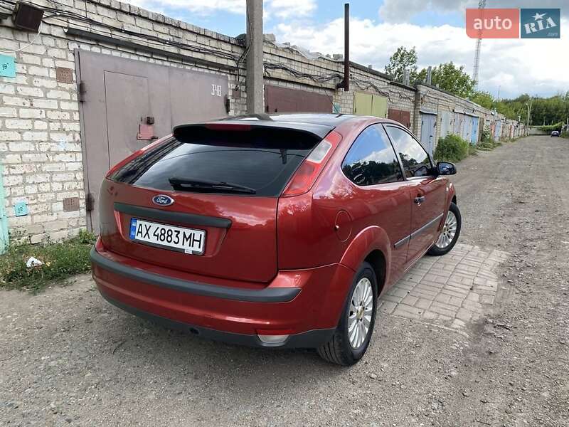 Хэтчбек Ford Focus 2006 в Лозовой