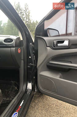Седан Ford Focus 2006 в Бурштыне