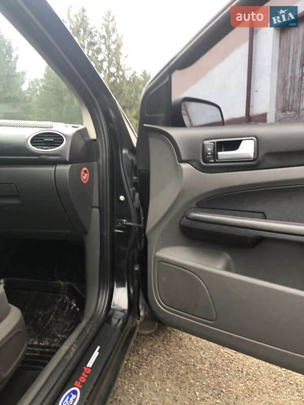 Седан Ford Focus 2006 в Бурштыне