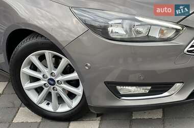 Хэтчбек Ford Focus 2016 в 