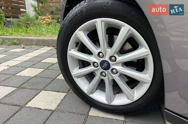 Хэтчбек Ford Focus 2016 в 