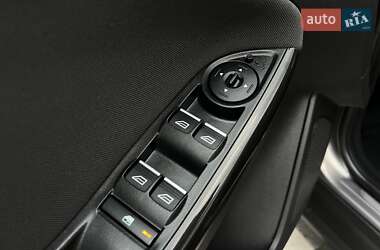 Хэтчбек Ford Focus 2016 в 