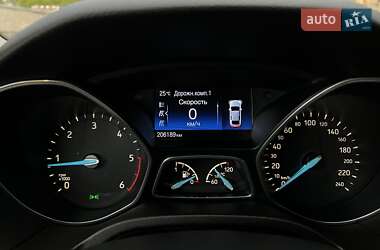 Хэтчбек Ford Focus 2016 в 