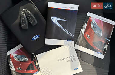 Универсал Ford Focus 2013 в 