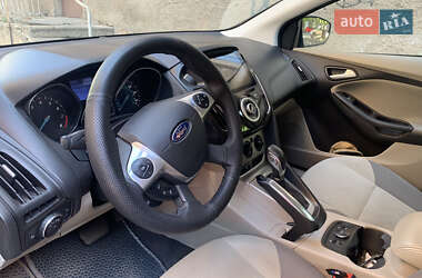 Хэтчбек Ford Focus 2013 в 