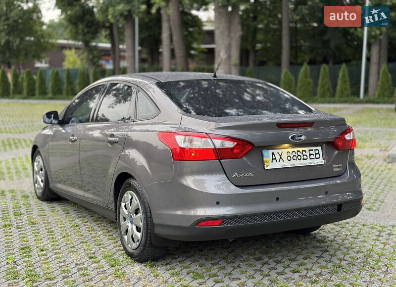 Седан Ford Focus 2013 в 