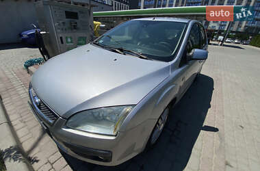 Хэтчбек Ford Focus 2005 в 