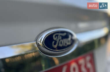 Хэтчбек Ford Focus 2009 в 