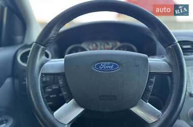 Хэтчбек Ford Focus 2009 в 