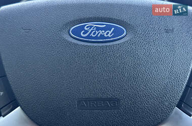 Хэтчбек Ford Focus 2009 в 