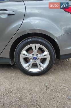 Седан Ford Focus 2013 в 