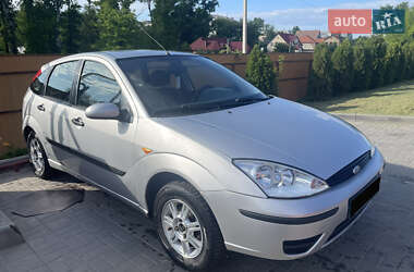 Хэтчбек Ford Focus 2003 в 