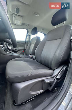 Седан Ford Focus 2015 в 
