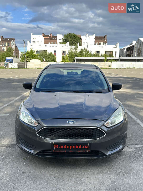 Седан Ford Focus 2015 в 