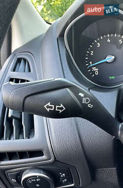 Седан Ford Focus 2015 в 