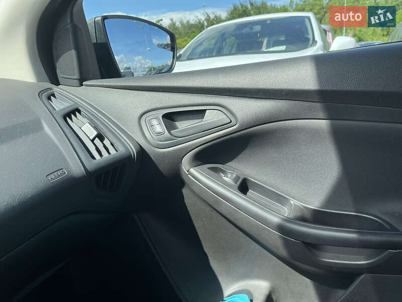 Седан Ford Focus 2017 в Львове