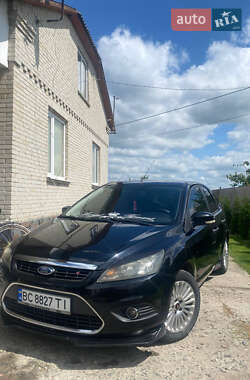 Хетчбек Ford Focus 2010 в 