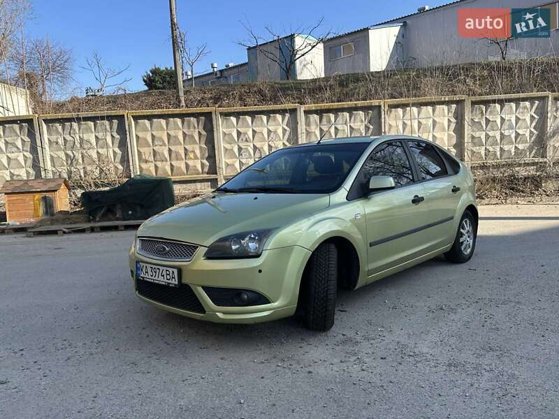 Хэтчбек Ford Focus 2005 в Киеве
