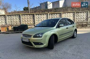 Хэтчбек Ford Focus 2005 в 