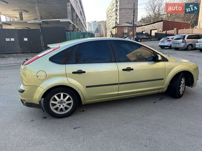 Хэтчбек Ford Focus 2005 в Киеве